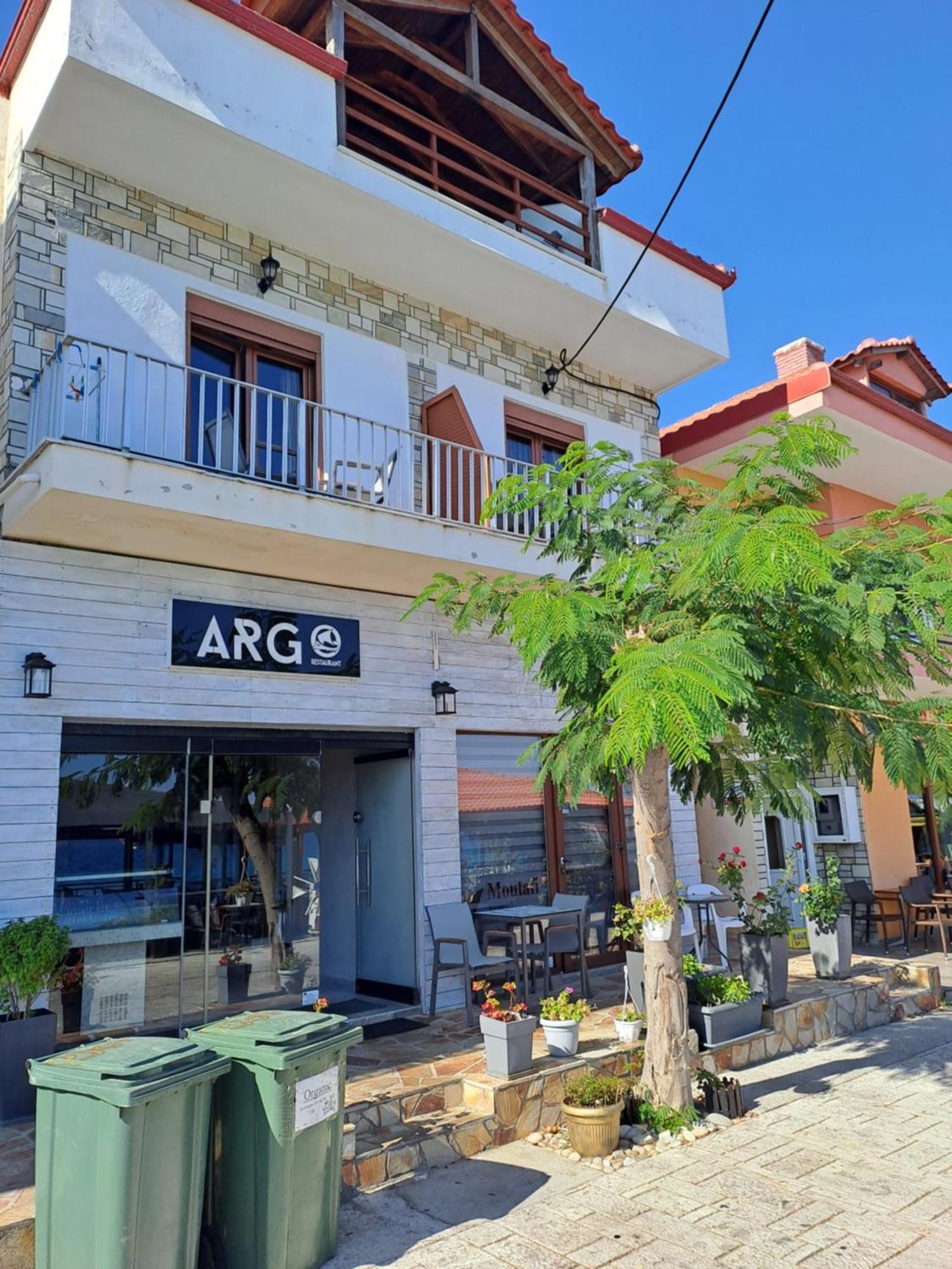 Diolkos Apartement Nea Roda Exteriér fotografie