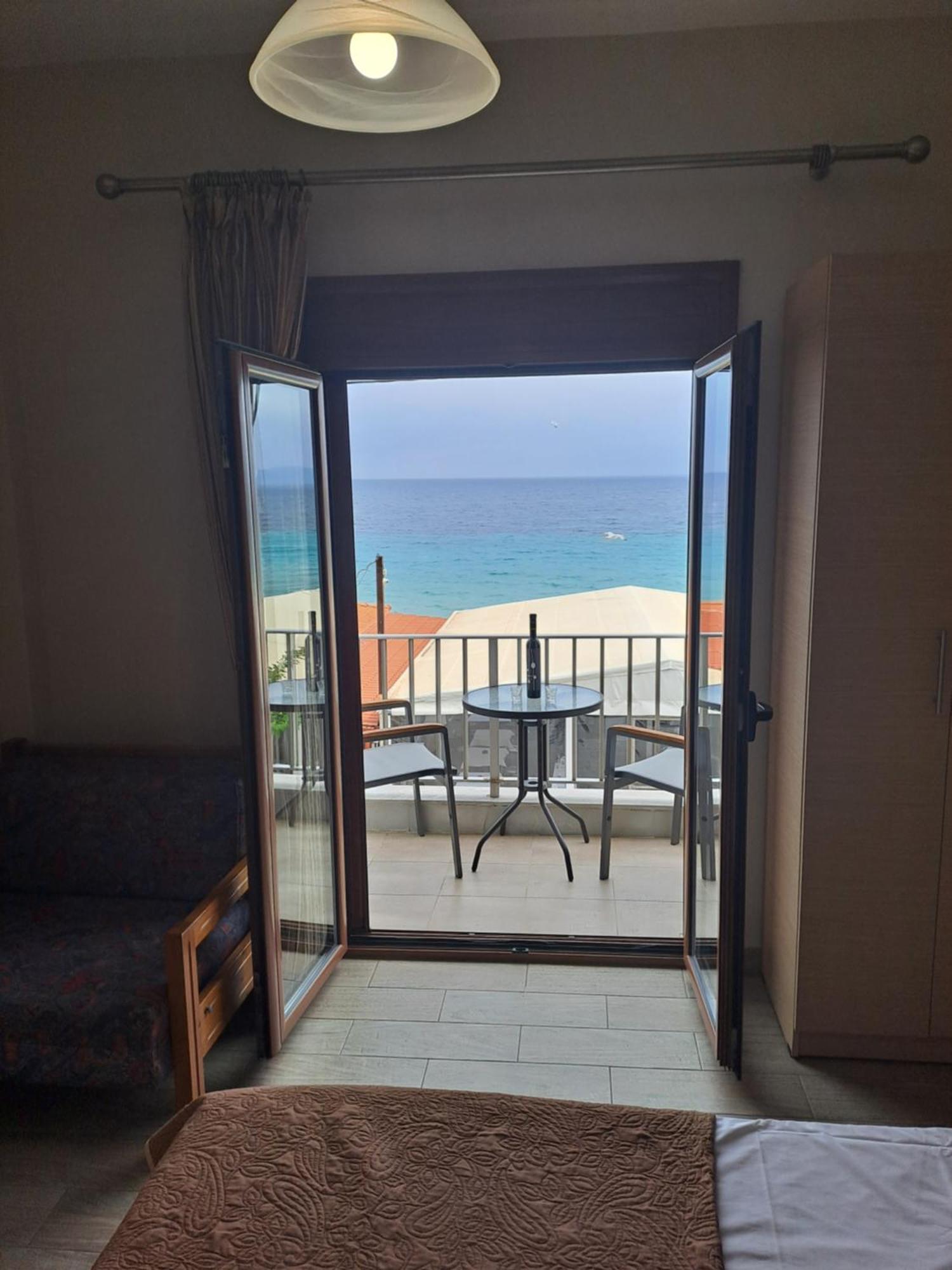 Diolkos Apartement Nea Roda Pokoj fotografie