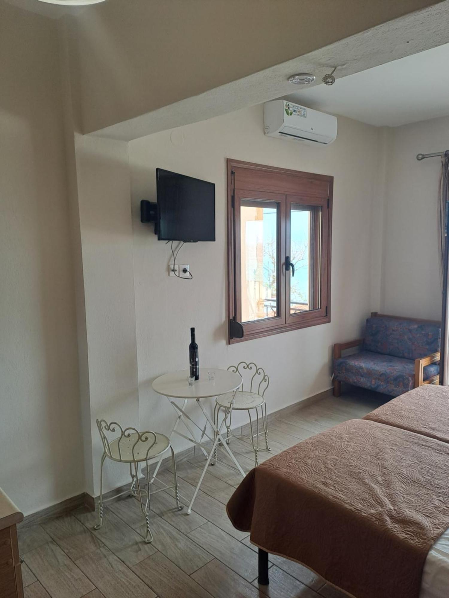 Diolkos Apartement Nea Roda Pokoj fotografie