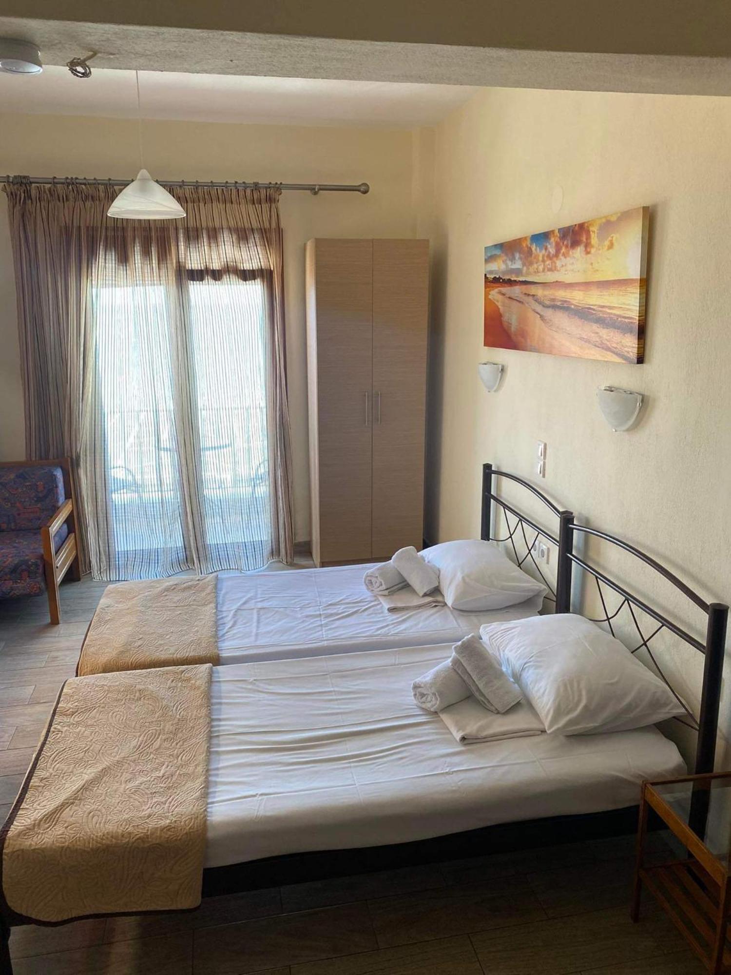 Diolkos Apartement Nea Roda Pokoj fotografie