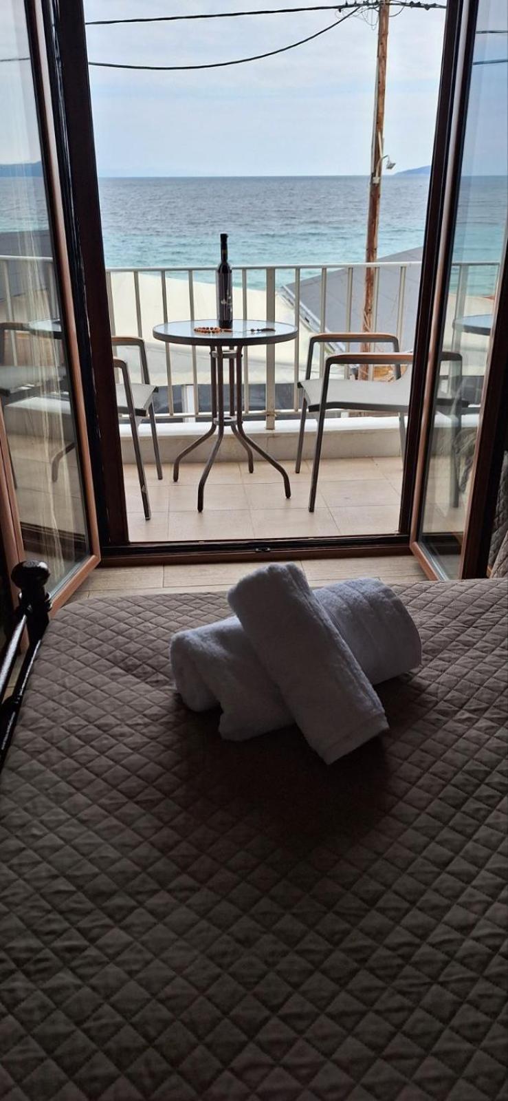 Diolkos Apartement Nea Roda Pokoj fotografie