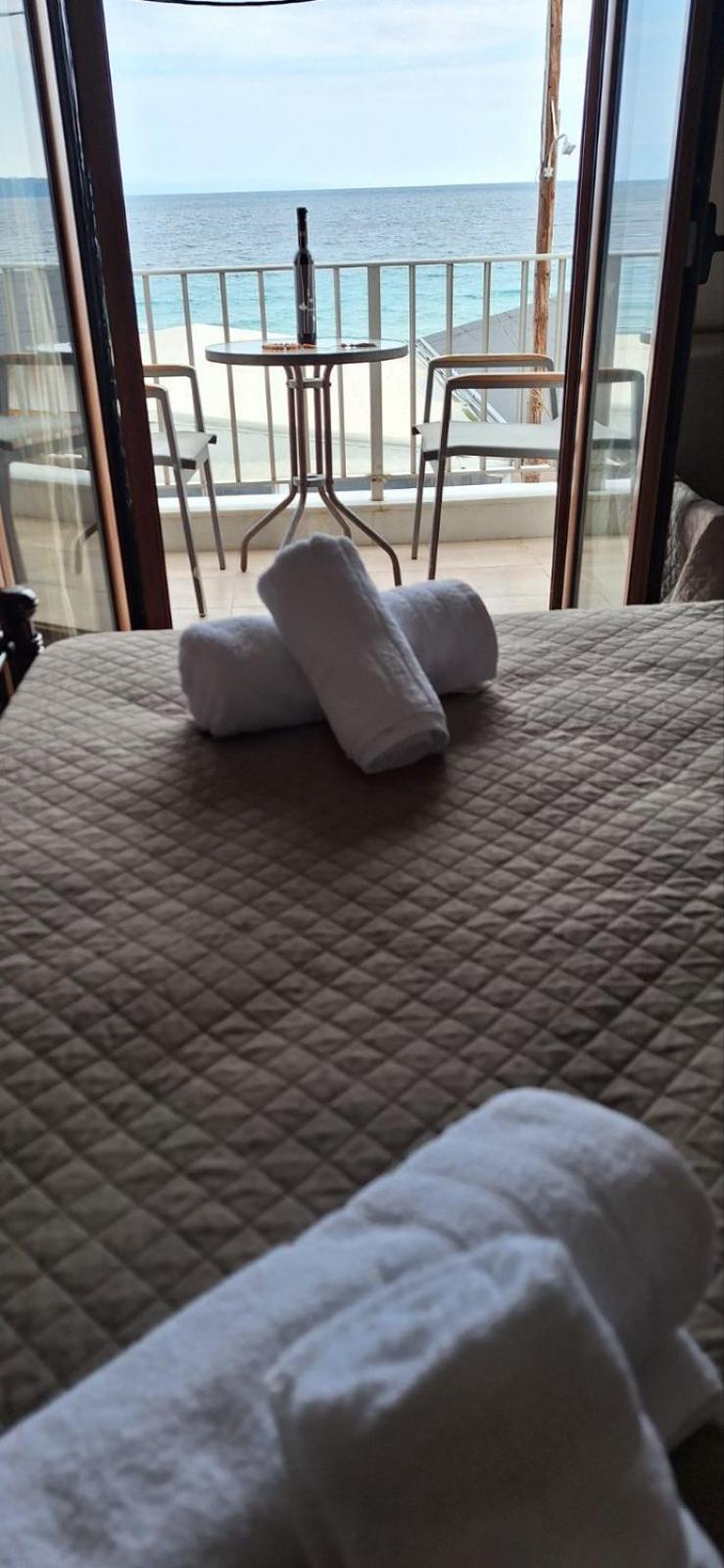 Diolkos Apartement Nea Roda Pokoj fotografie
