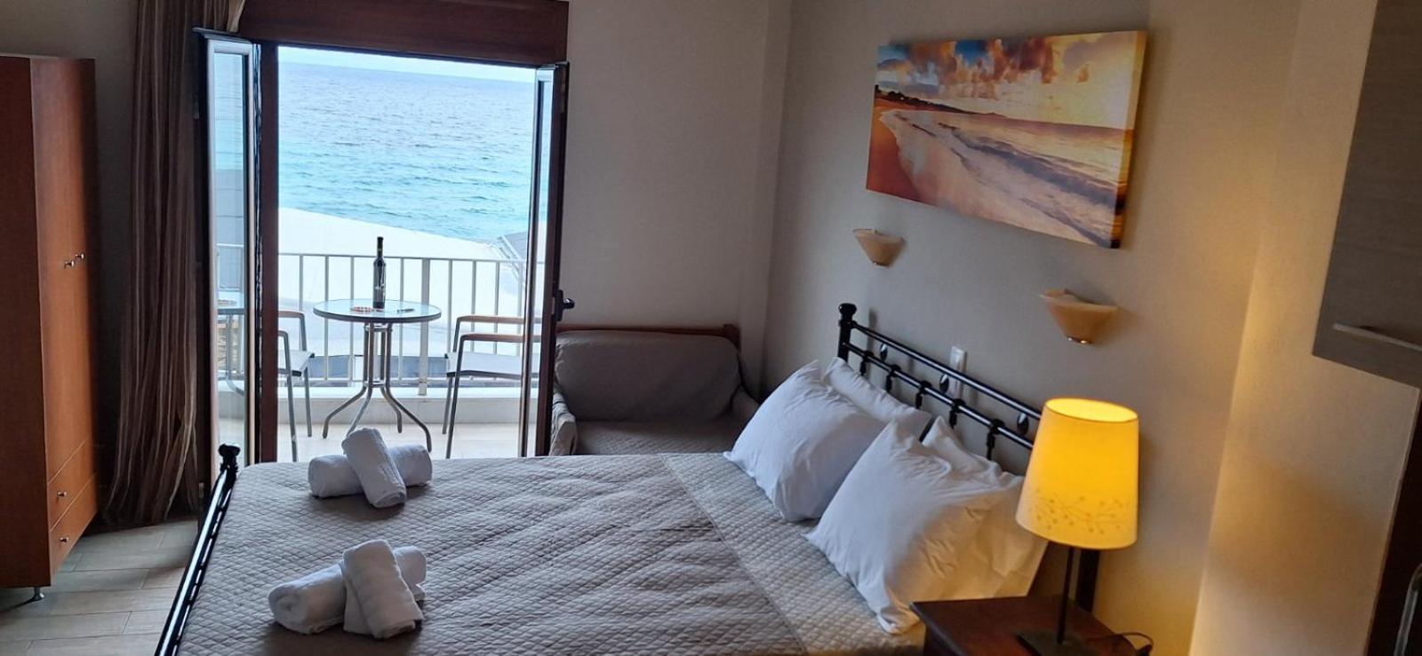 Diolkos Apartement Nea Roda Pokoj fotografie