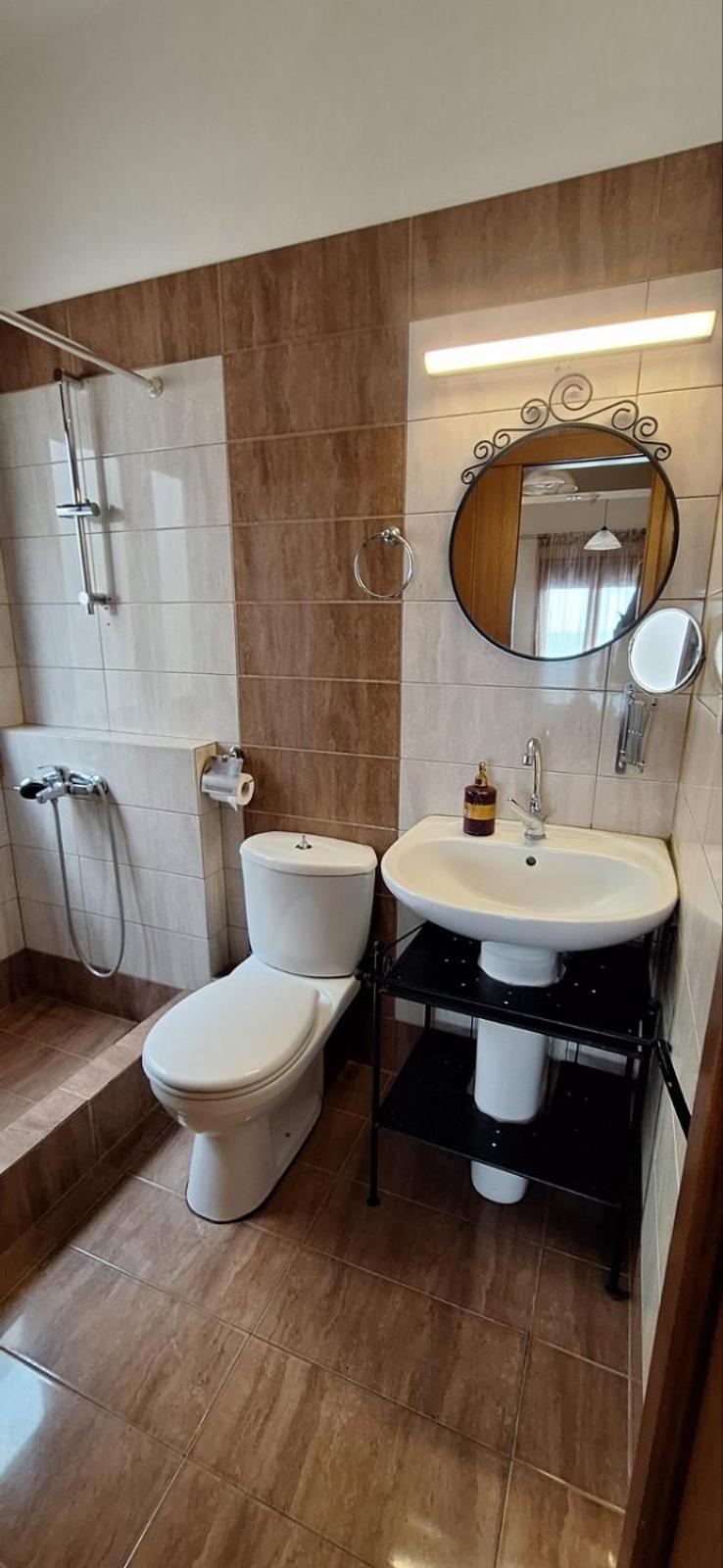 Diolkos Apartement Nea Roda Pokoj fotografie